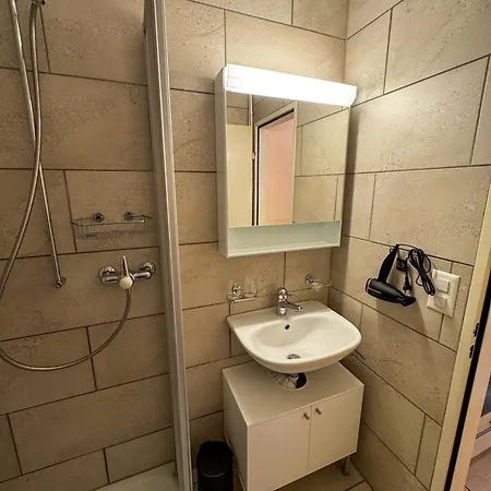 Zentrale Gelegene Gemuetliche In *
