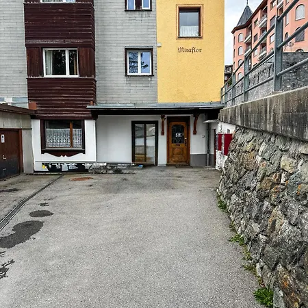 Zentrale Gelegene Gemuetliche In *